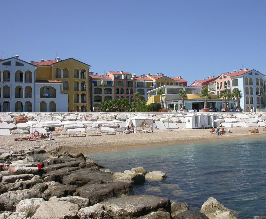 Zeus Family Beach Apartment Porto Recanati